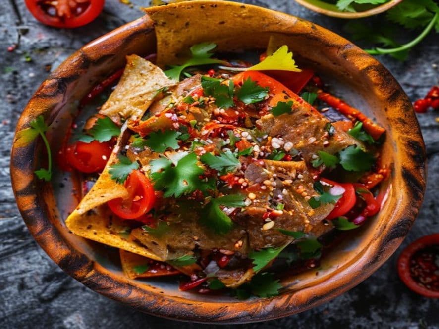 Atún en Salsa de Hierba Santa Keto para Cenar