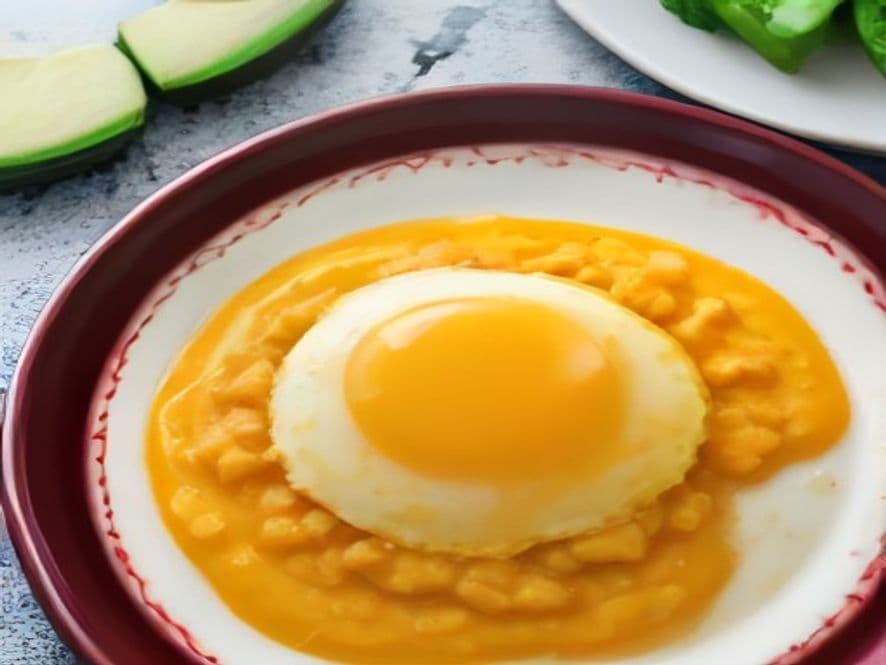 Huevos Estrellados con Tinga de Pollo Keto